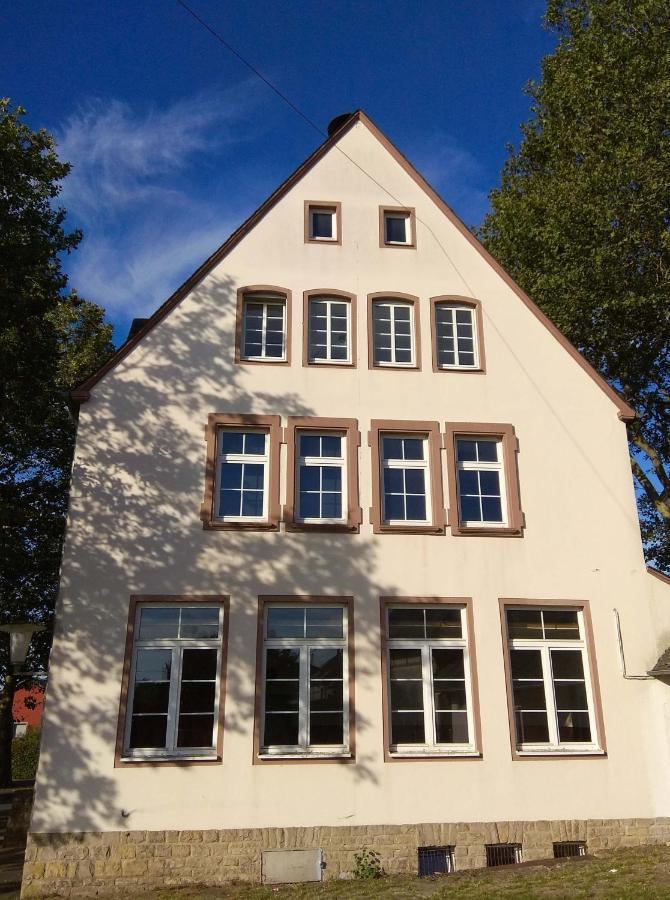 Alte Schule Gaestehaus - Fraeulein Apartment 비트버그 외부 사진